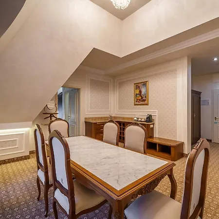 Hotel Garden: Excellence-awarded Five-star Urban Retreat