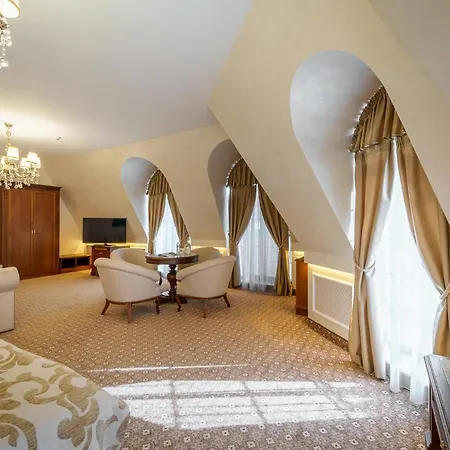 Garden - Certificate Of Excellence 10 Five-stars For 2024 Awarded By Htif Hotel Plovdiv