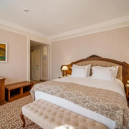 Hotel Garden - Certificate Of Excellence 10 Five-stars For 2024 Awarded By Htif Plovdiv