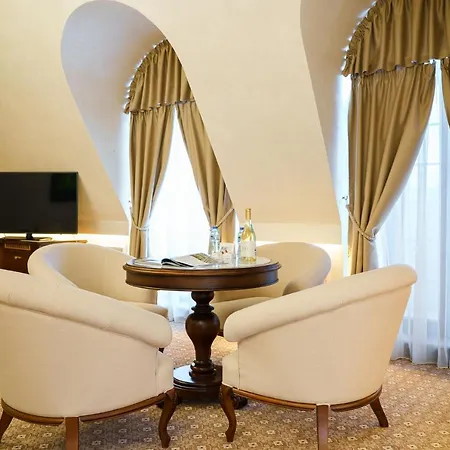 Garden - Certificate Of Excellence 10 Five-stars For 2024 Awarded By Htif Plovdiv