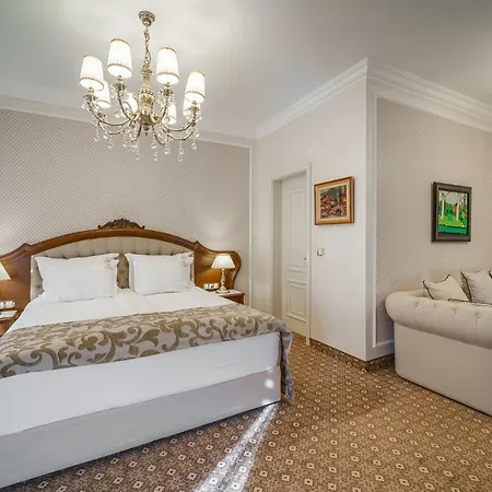 Garden - Certificate Of Excellence 10 Five-stars For 2024 Awarded By Htif Hotel