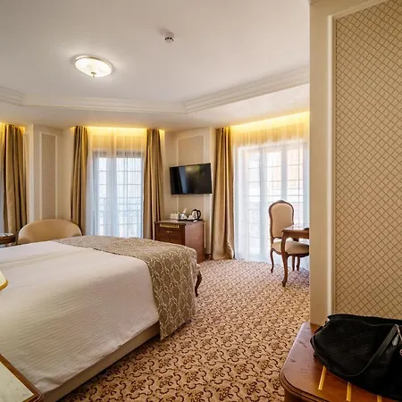 Hotel Garden - Certificate Of Excellence 10 Five-stars For 2024 Awarded By Htif