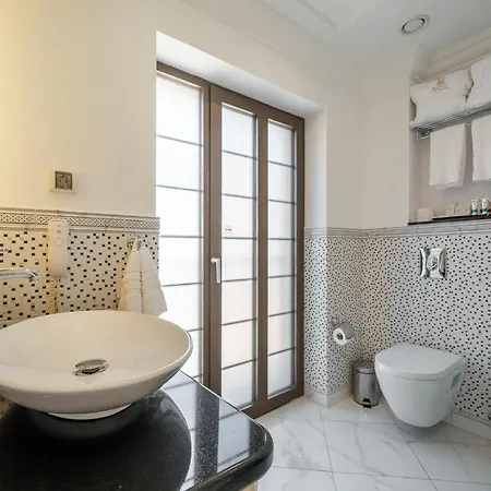 Hotel Garden: Excellence-awarded Five-star Urban Retreat 5*