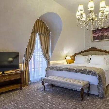 Garden - Certificate Of Excellence 10 Five-stars For 2024 Awarded By Htif Hotel Plovdiv