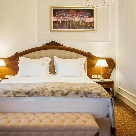 Hotel Garden - Certificate Of Excellence 10 Five-stars For 2024 Awarded By Htif 5*
