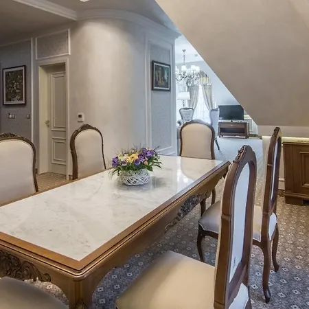 Garden: Excellence-awarded Five-star Urban Retreat Hotel