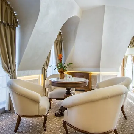 Garden: Excellence-awarded Five-star Urban Retreat 5* Plovdiv