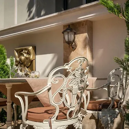 Hotel Garden - Certificate Of Excellence 10 Five-stars For 2024 Awarded By Htif 5*